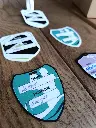 G-BAD05_ADEBADGE (1).webp