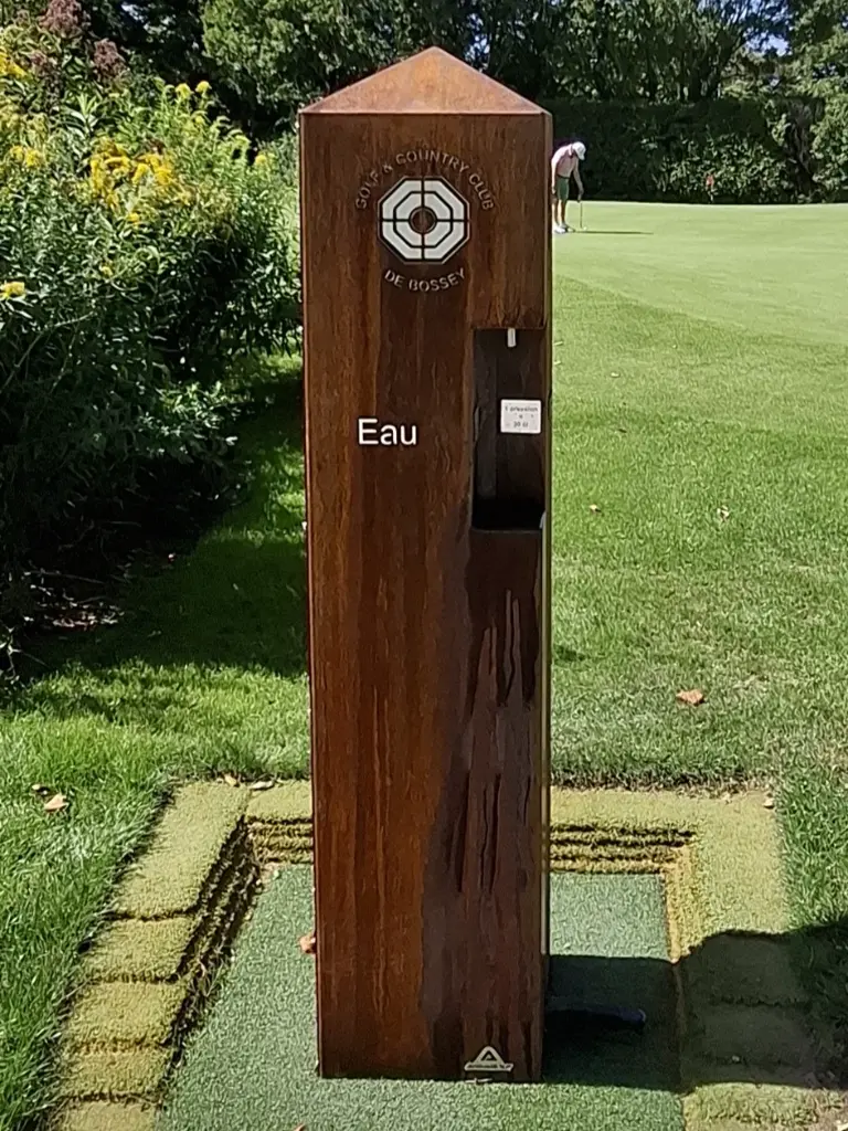 G-ME019-Terri_Fontaine à eaux  (2).webp